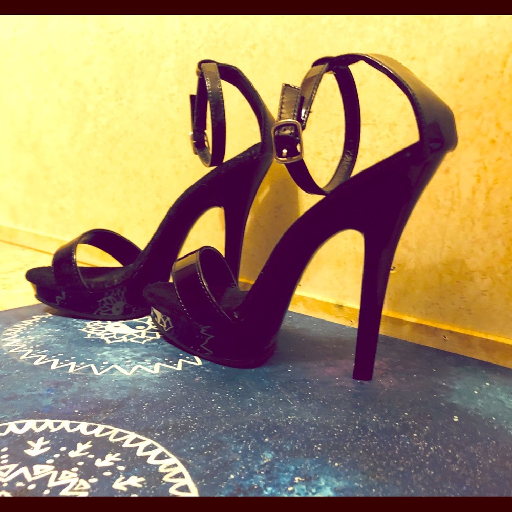 Fabulicious LIKE NEW Black 👠
